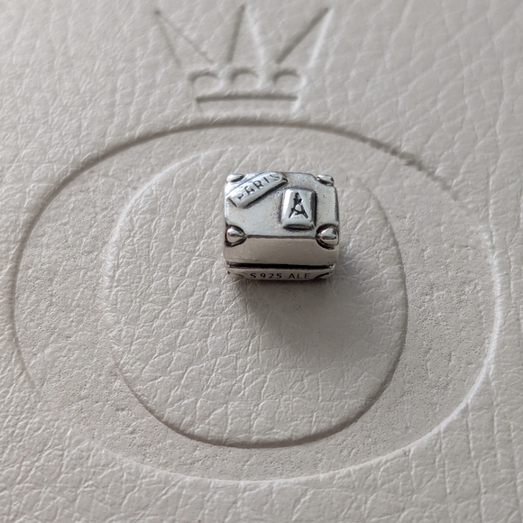 Pandora Suitcase Charm - Picture 5 of 10